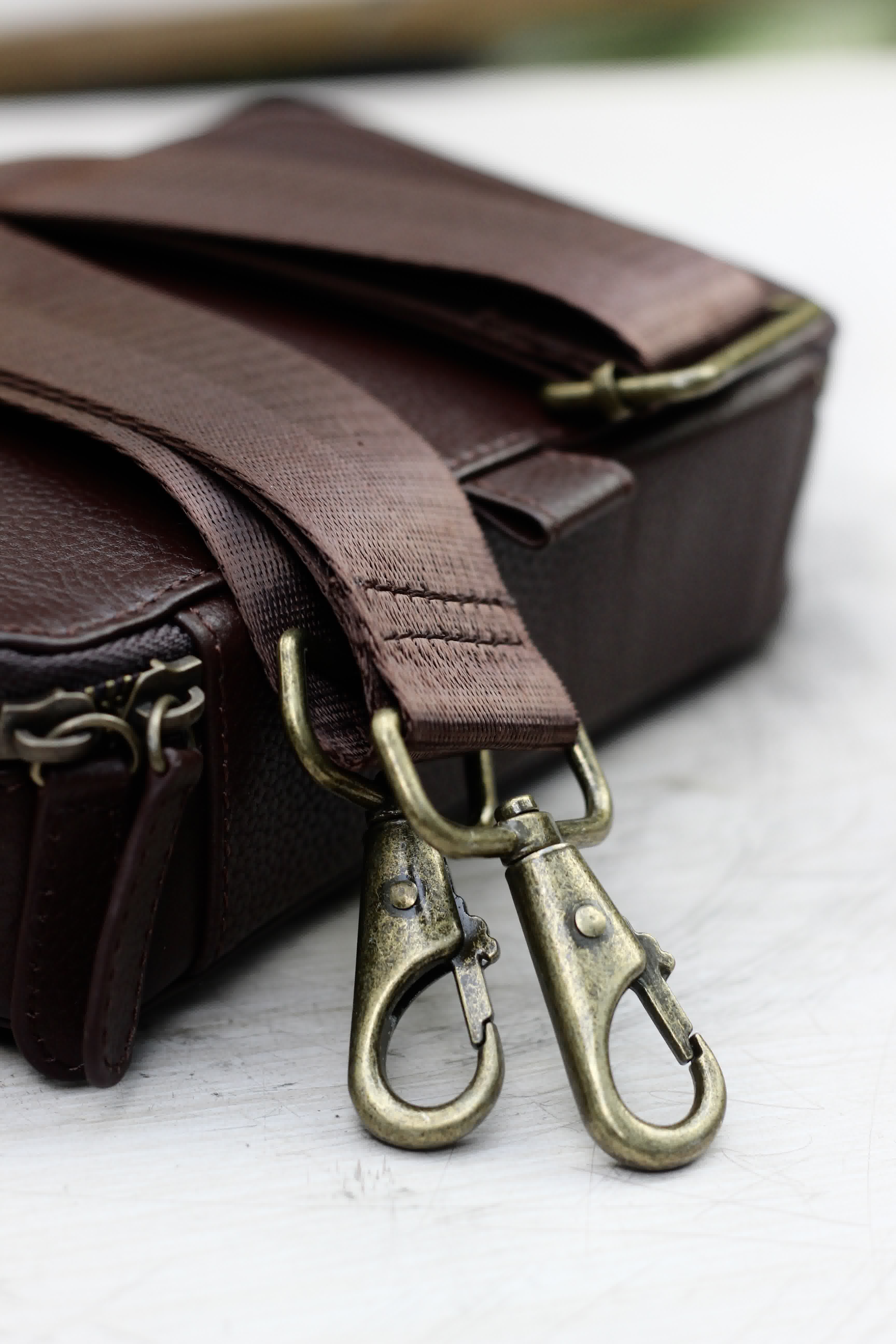 POUCH CHOCOLATE view