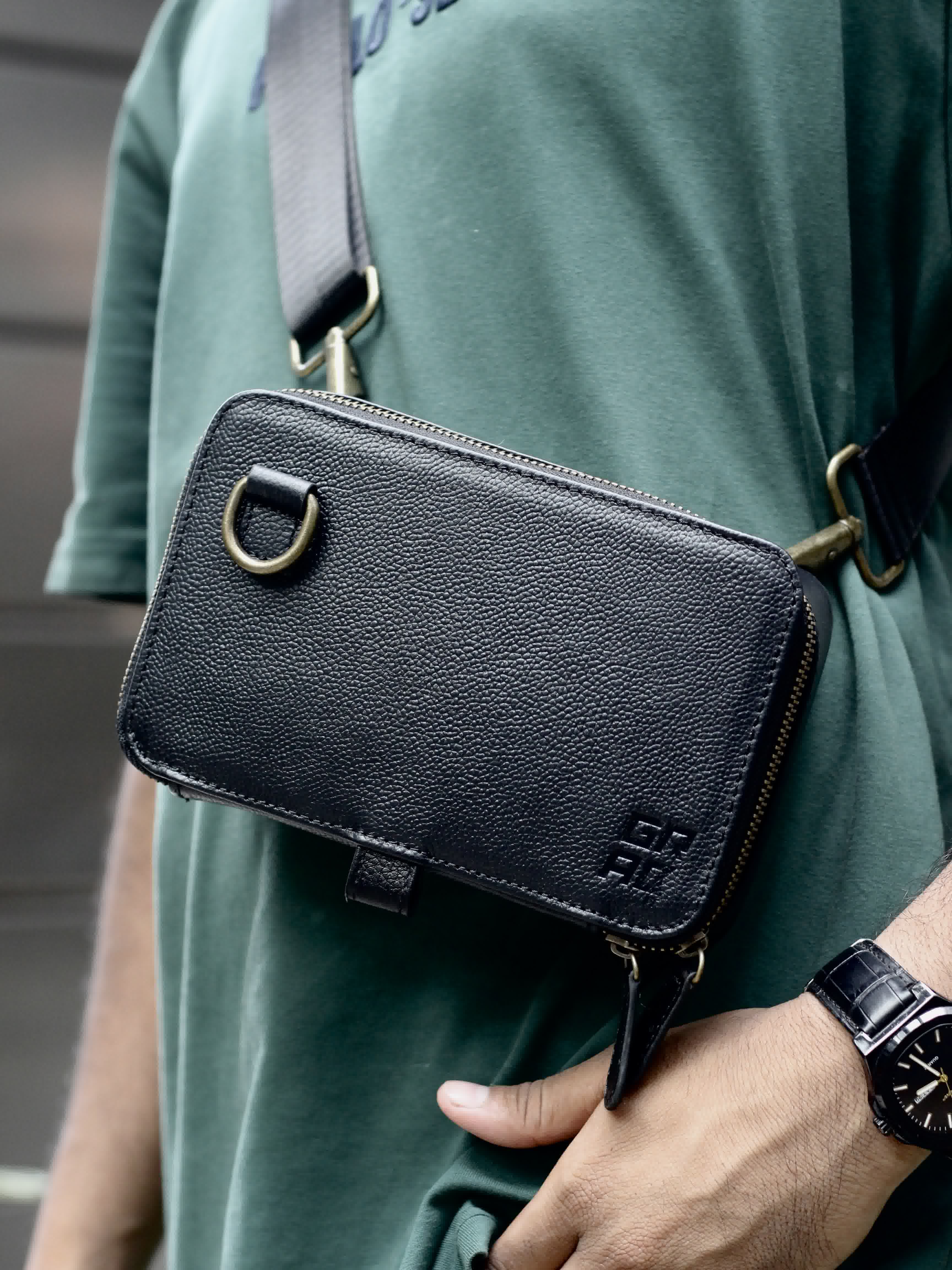 POUCH BLACK view